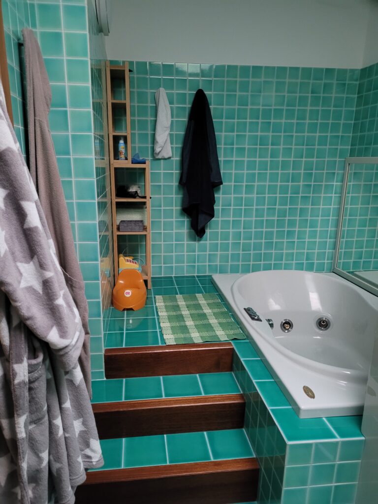 bagno vasca e doccia prima